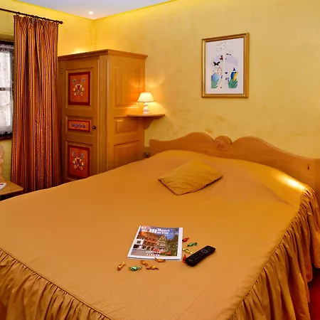 Logis Saint-martin Hotel