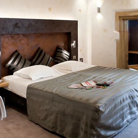 Logis Saint-martin Hotel