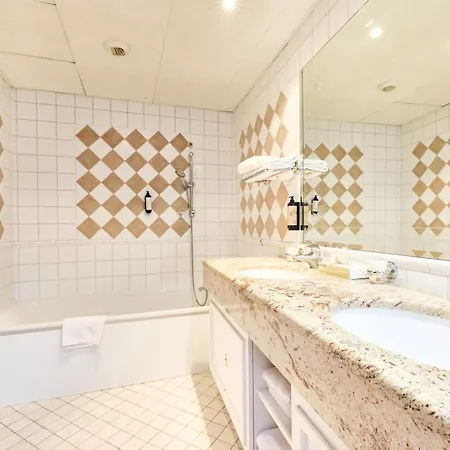 Logis Saint-martin فندق كولمار